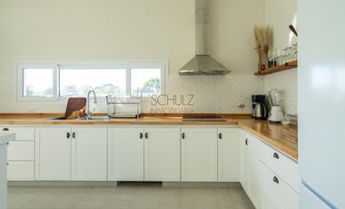 Casa a estrenar en Venta Costa Esmeralda Barrio Ecuestre