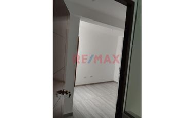 🚨 ¡Oportunidad!  Depa De 102 M² En El Corazón De Surco 🏢✨