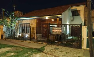 Casa con Departamento en venta en Quilmes Oeste