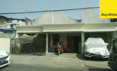 Dijual Cepat Rumah Pinggir Jalan Lokasi Jl. Kyai Abdul Karim, Surabaya