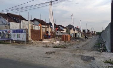rumah 2 lantai tinggal lurus ke uns free biaya lain& tandon