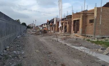 rumah 2 lantai tinggal lurus ke uns free biaya lain& tandon