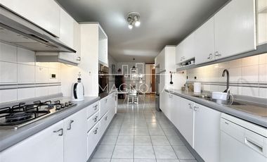 Departamento en arriendo de 3 dorm. en Vitacura