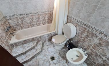 Chalet seis ambientes - Millan 2320 - El Grosellar