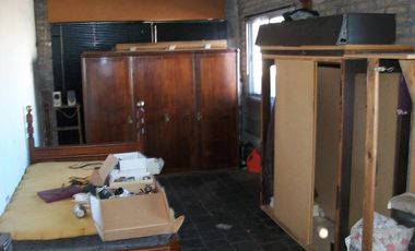 CASA 4 AMB. EN LOTE PPIO VENTA URGENTE POR VIAJE AL EXTERIOR ANTE-ESQUINA C /PATIO Y TZA - PERMUTO