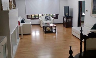 CASA 5 AMB CON LOTE DE 400 MTS PERMUTA POR DEPTO 3 AMB CON COCHERA QUILMES CENTRO