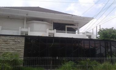 Sewa Rumah Mewah Bekas Tempat Usaha Di Raya Darmo Permai