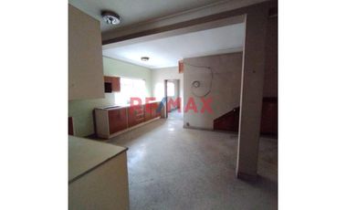 Se Alquila Local Comercial En La Zona Centrica De Barranca
