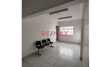 Se Alquila Local Comercial En La Zona Centrica De Barranca
