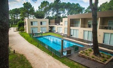 Venta - Departamento MONOAMBIENTE en Pinamar - PISCINA Y COCHERA - FULL EQUIPADO