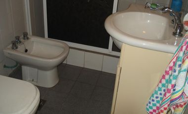 Haedo: casa 4 amb 160 m2 - Lote 8,66x33