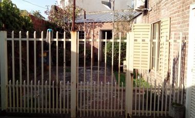 Haedo: casa 4 amb 160 m2 - Lote 8,66x33
