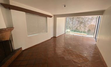 CASA EN RENTA EN TECAMACHALCO EN CERRADA