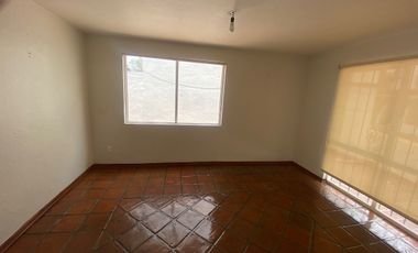 CASA EN RENTA EN TECAMACHALCO EN CERRADA