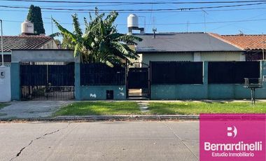 Casa en venta de 2 dormitorios c/ cochera en Bella Vista