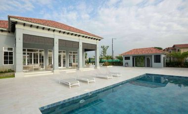 Venta de Casa en Urb. Casa Laguna con acabados de lujo a pocos minutos de Ciudad Dorado, Samborondon