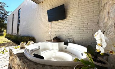 Cabaña en Venta de Lujo Amueblada, Tapalpa Country Club, Jalisco. Campo de golf