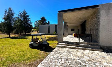 Cabaña en Venta de Lujo Amueblada, Tapalpa Country Club, Jalisco. Campo de golf