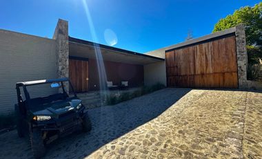 Cabaña en Venta de Lujo Amueblada, Tapalpa Country Club, Jalisco. Campo de golf