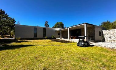 Cabaña en Venta de Lujo Amueblada, Tapalpa Country Club, Jalisco. Campo de golf