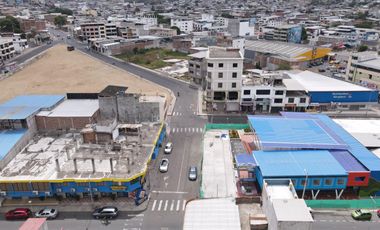 Edificio Tarqui Plaza Comercial Municipal