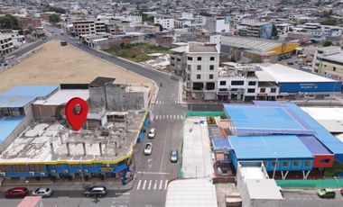 Edificio Tarqui Plaza Comercial Municipal