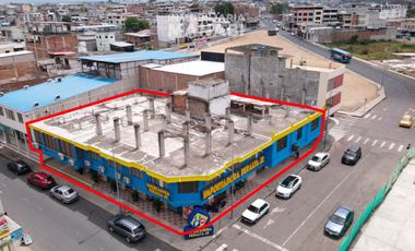 Edificio Tarqui Plaza Comercial Municipal