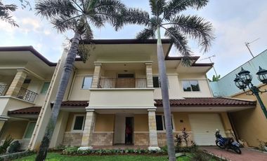 Town House di Pejaten dgn Kolam Renang dan Taman & Siap Huni Kondisi Unfurnished HSE-A0456