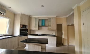 Town House di Pejaten dgn Kolam Renang dan Taman & Siap Huni Kondisi Unfurnished HSE-A0456