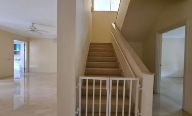 Town House di Pejaten dgn Kolam Renang dan Taman & Siap Huni Kondisi Unfurnished HSE-A0456