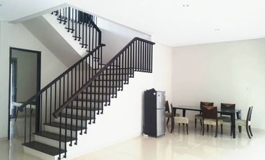 Di sewakan rumah babatan pantai barat, cluster Astoria park, surabaya