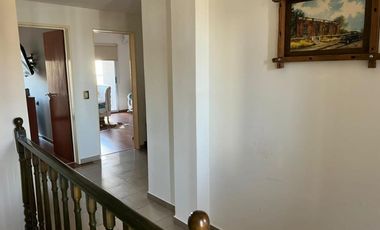 CHALET 6 AMBIENTES CON FONDO, GALPON Y PARQUE - SAN JUSTO