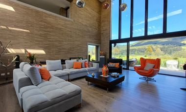 casa en arriendo en valle alto. Cod A8002789