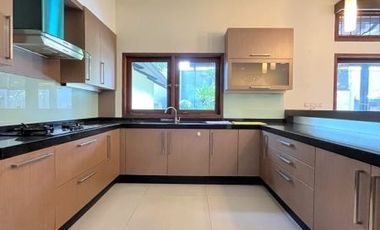 DIJUAL RUMAH LUAS dgn S.POOL di Jl BENDA RAYA / KEMANG, AMPERA