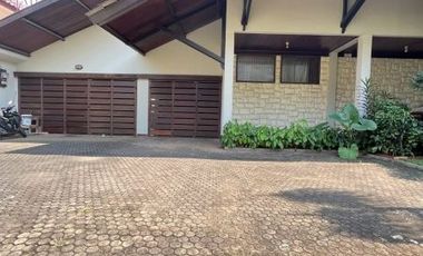 DIJUAL RUMAH LUAS dgn S.POOL di Jl BENDA RAYA / KEMANG, AMPERA