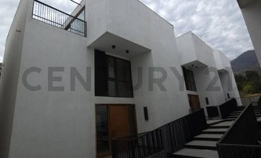 OPORTUNIDAD! TOWNHOUSE LAS PIRCAS DE PEÑALOLÉN