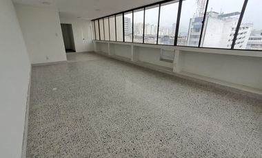 oficina en arriendo en el centro. Cod A119482