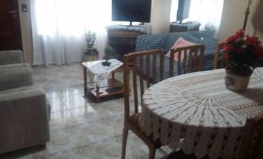 CHILAVERT. CAMPICHUELO Y 26 DE JULIO. CASA 3 AMBIENTES  CON ENTRADA PARA VARIOS AUTOS Y GRAN FONDO LIBRE