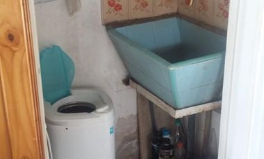 CHILAVERT. CAMPICHUELO Y 26 DE JULIO. CASA 3 AMBIENTES  CON ENTRADA PARA VARIOS AUTOS Y GRAN FONDO LIBRE