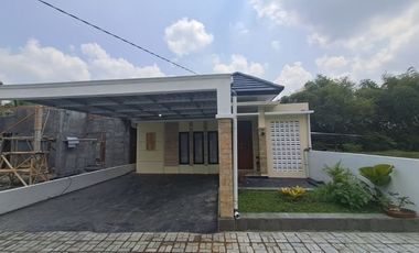 DIJUAL RUMAH LUAS LOKASI STRATEGIS DEKAT NYIA DIY