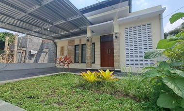 DIJUAL RUMAH LUAS LOKASI STRATEGIS DEKAT NYIA DIY