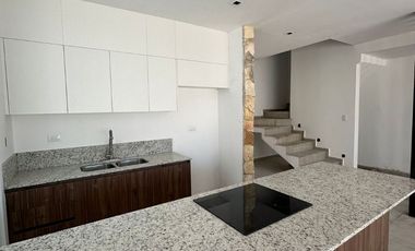 Townhouse en privada residencial en Conkal, con amenidades
