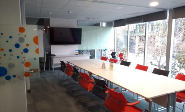 Oficina en Arriendo en Esquina de Avenida Andrés Bello con Bucarest