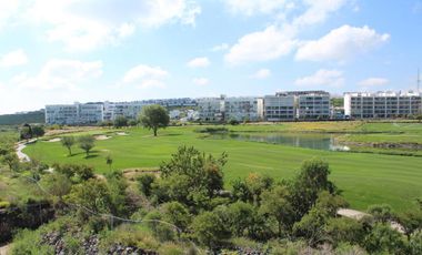 PH en venta en Zibata con excelente vista al campo de golf y al valle