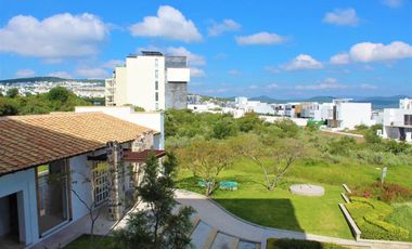 PH en venta en Zibata con excelente vista al campo de golf y al valle