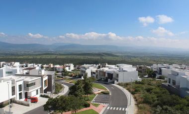 PH en venta en Zibata con excelente vista al campo de golf y al valle
