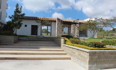 PH en venta en Zibata con excelente vista al campo de golf y al valle