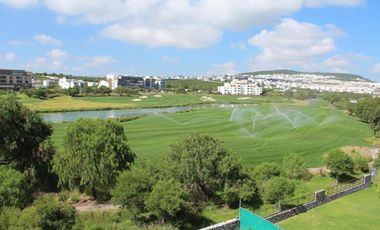 PH en venta en Zibata con excelente vista al campo de golf y al valle