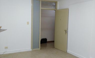 EN VENTA OFICINA  RECEPCIÓN Y  PRIVADO CENTRO DE CÓRDOBA  ZONA BANCARIA