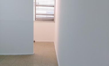 EN VENTA OFICINA  RECEPCIÓN Y  PRIVADO CENTRO DE CÓRDOBA  ZONA BANCARIA